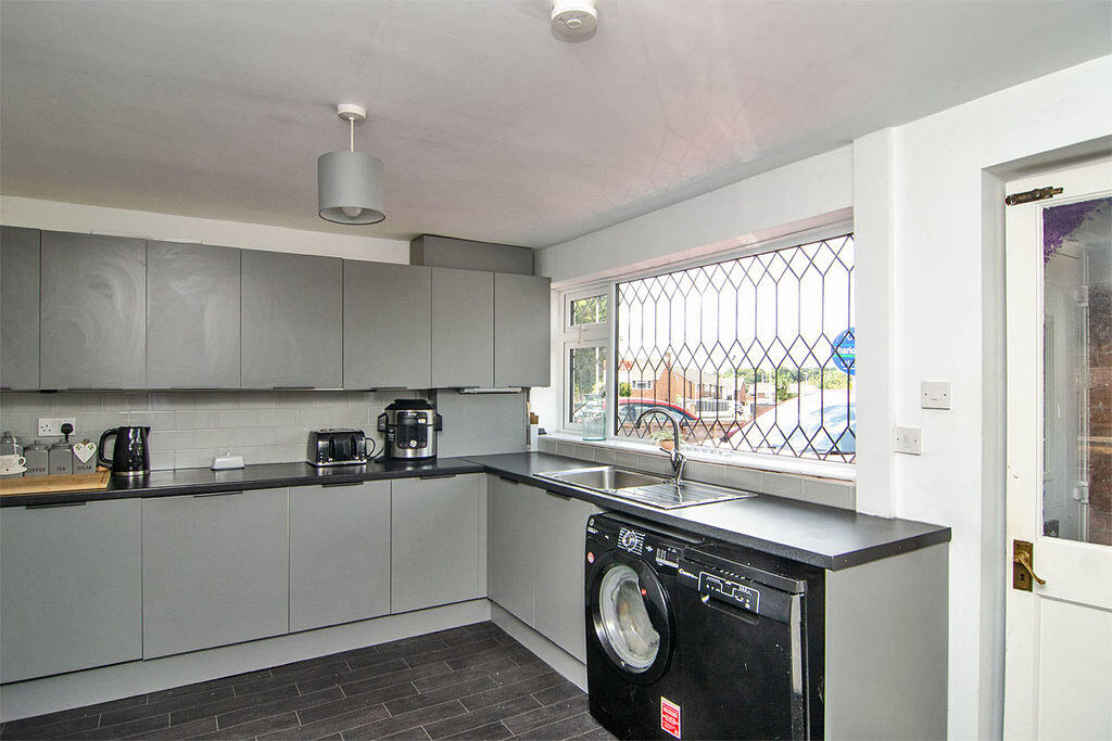 House in Lichfield, Burntwood - View 4