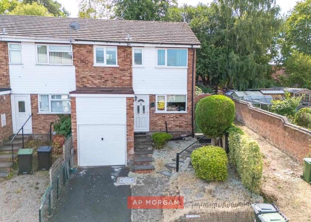 Main image of property: Worcester Road, Bromsgrove, Worcestershire, B61