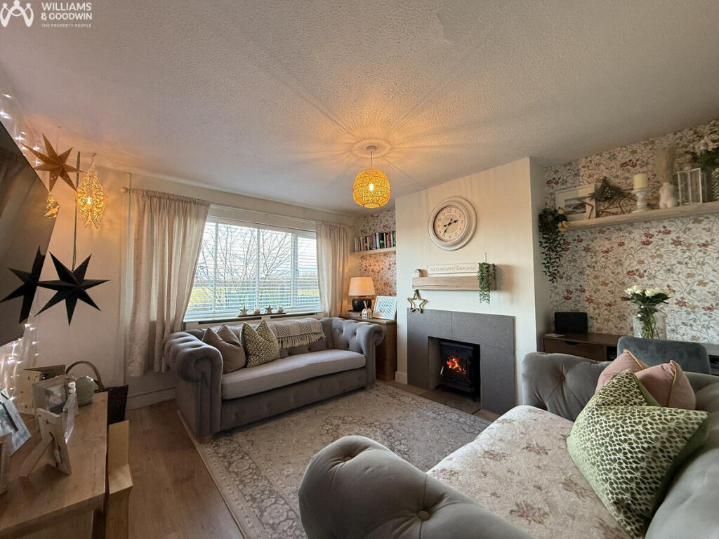 Pen Rhos, Newborough, Anglesey, LL61 photo 4