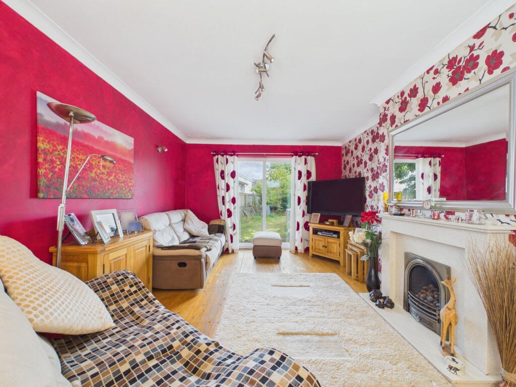 House in Saundersfoot - More