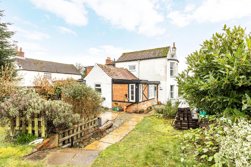 Main image of property: Charming Period Cottage in Great Massingham
