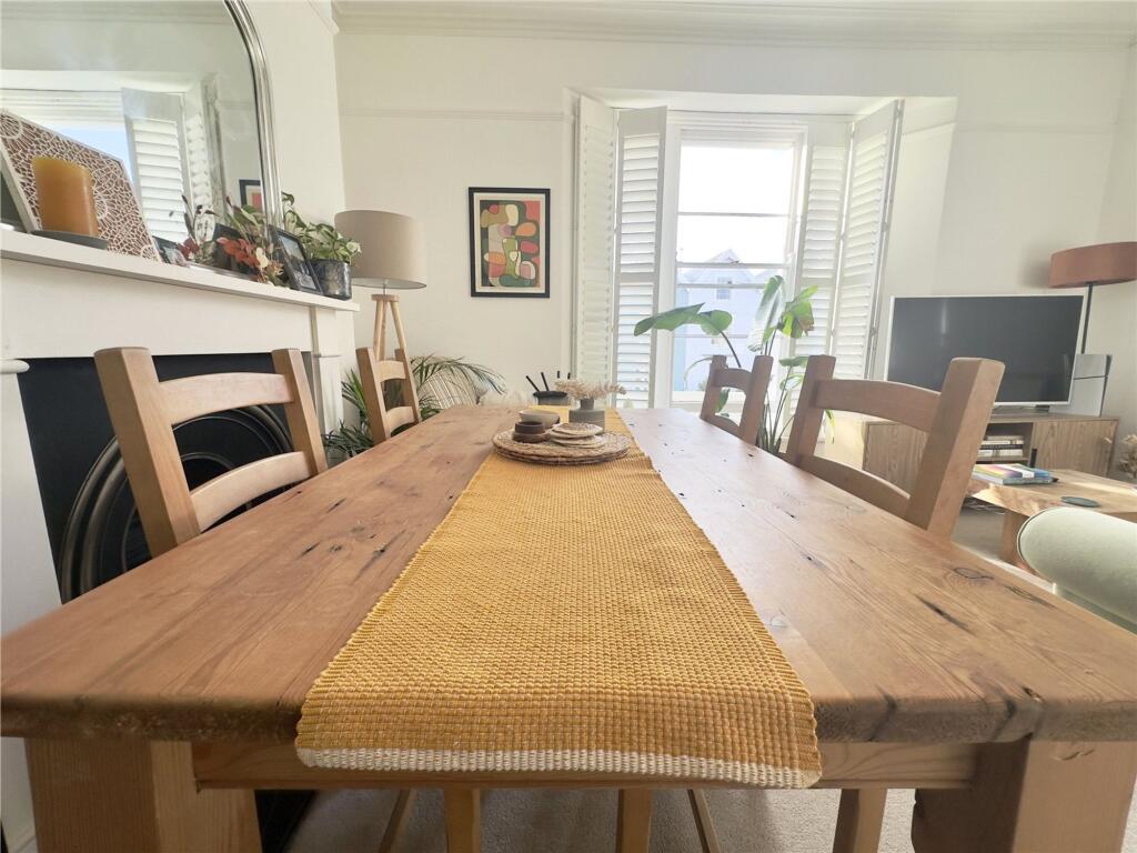 Apartment in Bristol - More