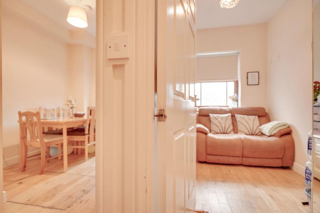 Apartment in Chelmsford - View 4
