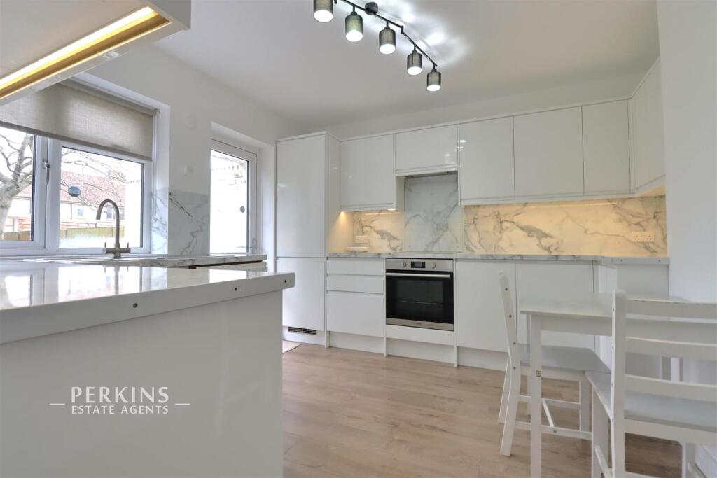 Main image of property: Northolt, UB5