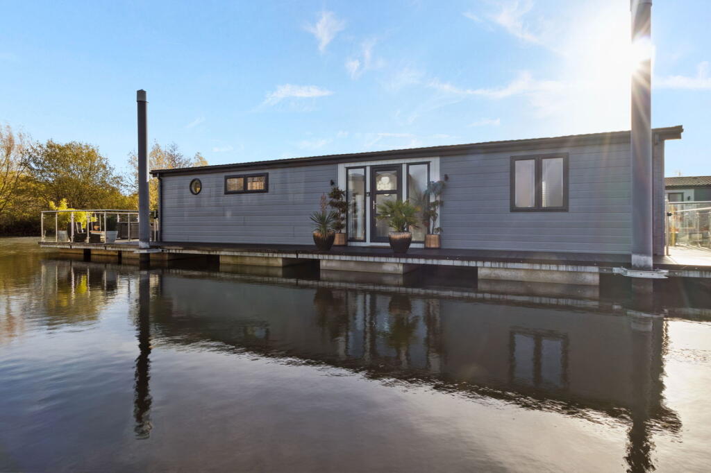 Upton Marina, Upton Lake, Worcestershire, WR8 photo 2