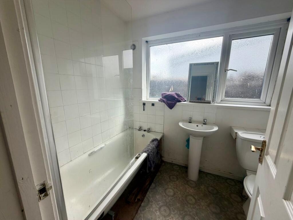 House in Caerphilly, Bryncenydd, St Martins - View 5