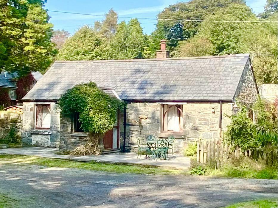 4-bed house on Llanrhychwyn, Trefriw, £389,500