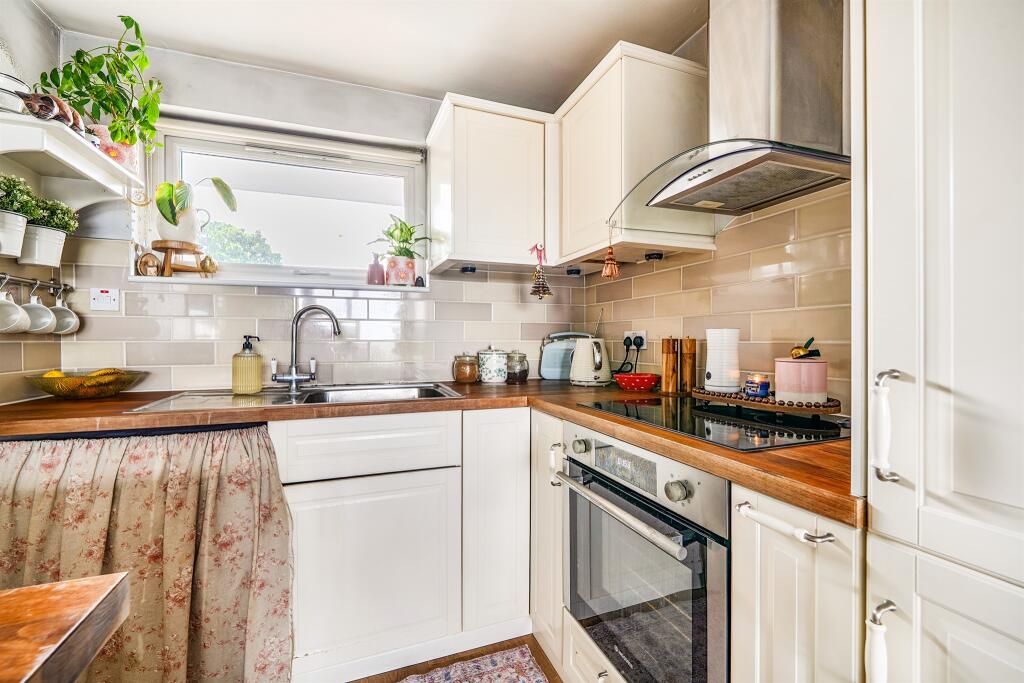 Apartment in London - View 3