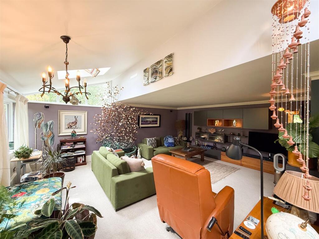 House in Corby, Danesholme - View 2