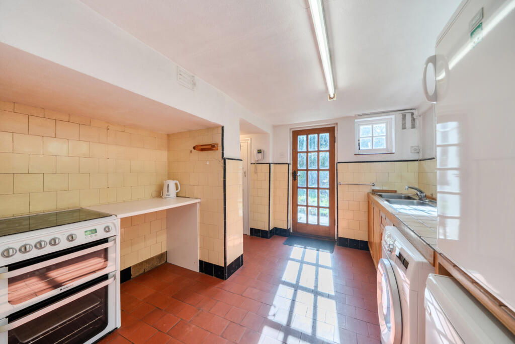 House in London, Northwood - View 4