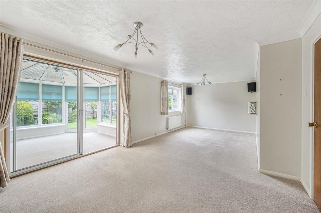 Harrow Close, Seaford photo 3
