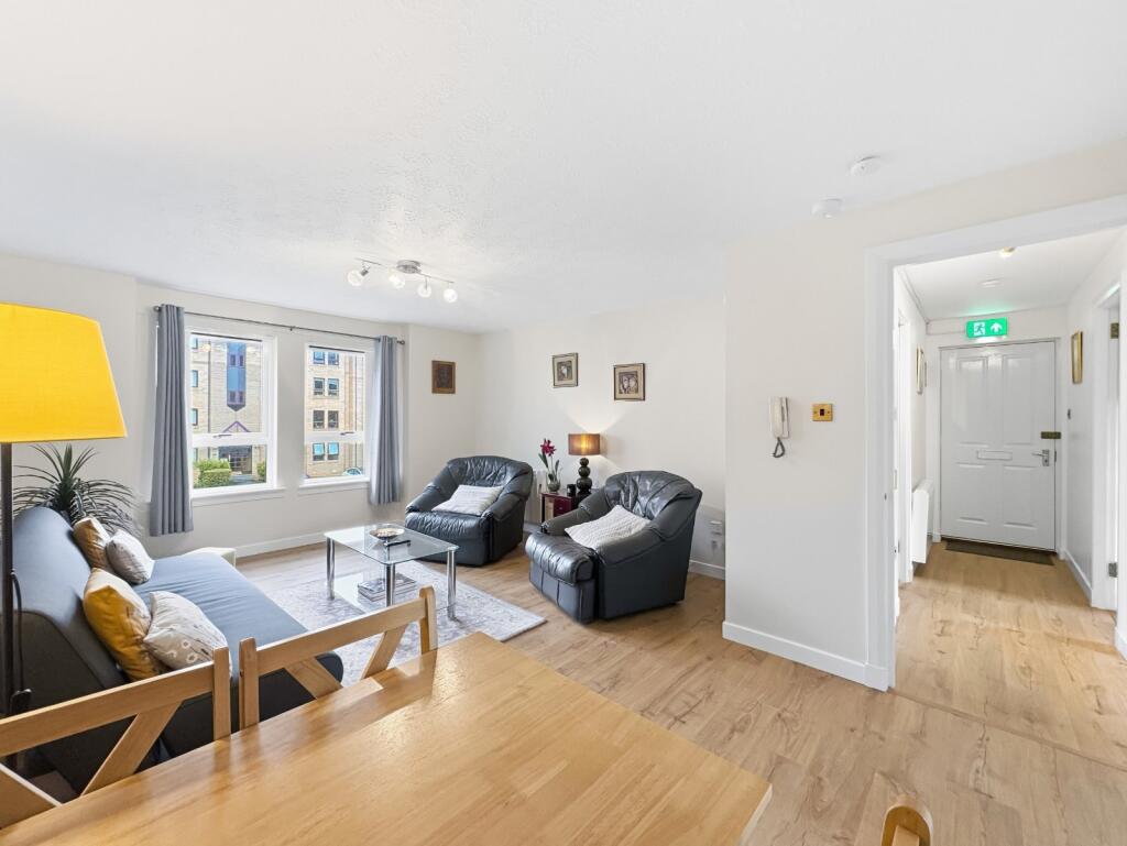Apartment in Edinburgh, St Leonards, Southside - View 4