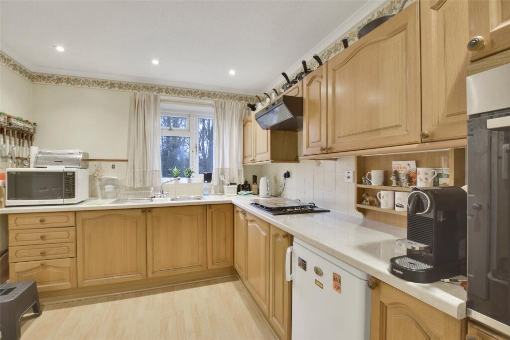 Kestrel Way, Barnstaple, Devon, EX32 photo 4