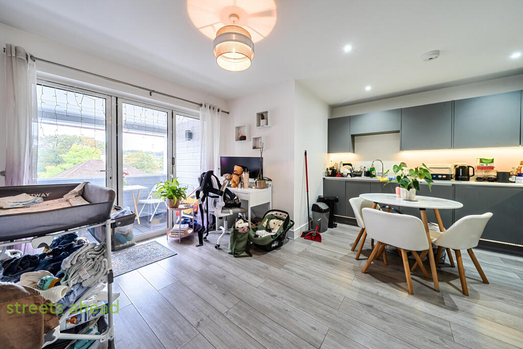Apartment in London, Purley - View 3