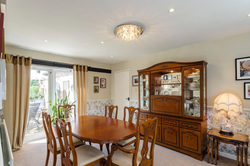 House in Nottingham, Thrumpton - More