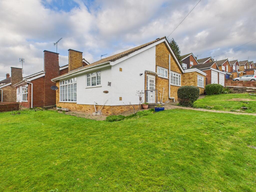 Eastern Dene, Hazlemere, Buckinghamshire, HP15 7BS photo 2