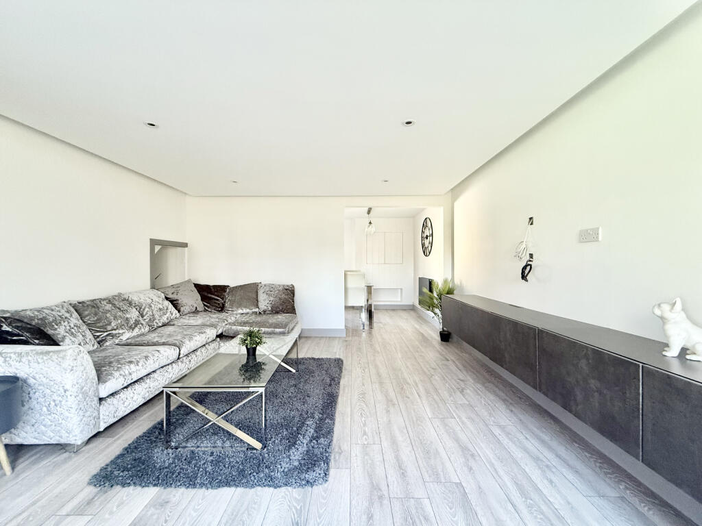 Additional image 8 of Chestnut Drive, Yeovil, Somerset