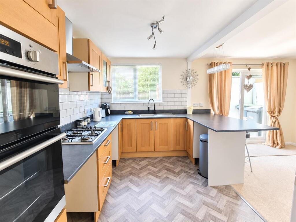 House in Gosport, Lee-on-the-Solent - More