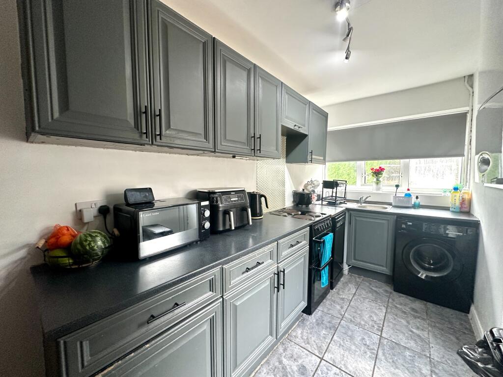 House in Walsall, West Midlands - More