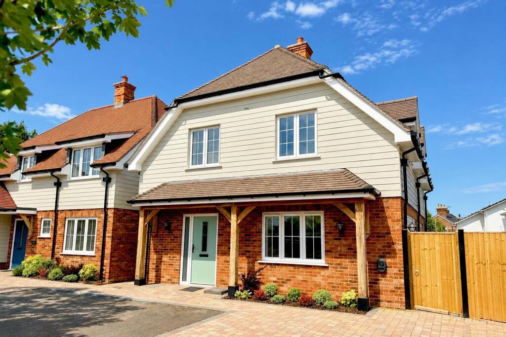 Main image of property: Highfield Road, Ringwood, BH24 1RQ