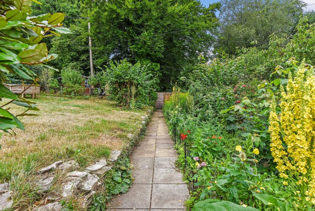 Primrose Lane, Liss, Hampshire photo 4