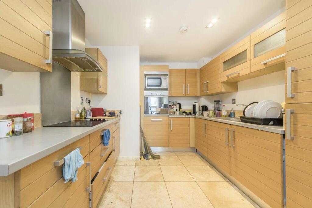 Apartment in London, St John's Estate, Isle of Dogs - View 4