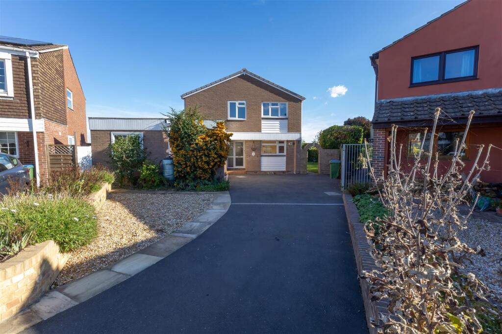 4-bed detached on Ashton Way, Stubbington, Fareham, £465,000