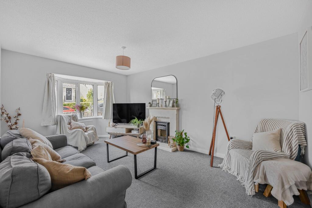Longtree Close, Tetbury, Gloucestershire, GL8 photo 2