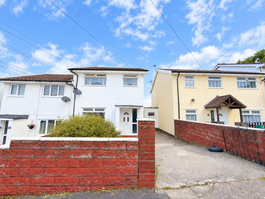 3-bed semi-detached on Brookside Close, Cilfynydd, Pontypridd, £149,995