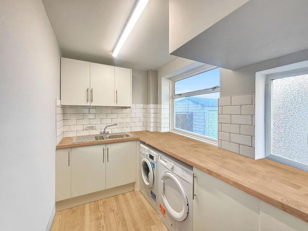 Shaxton Crescent, New Addington, Croydon, CR0 0NW photo 4