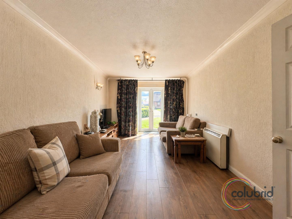 Brackendale Court, Basildon photo 2