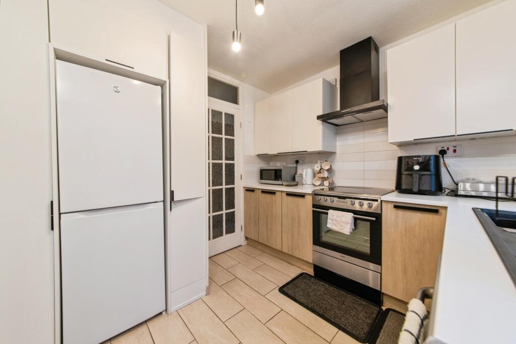 House in East Lindsey, Stickney - More