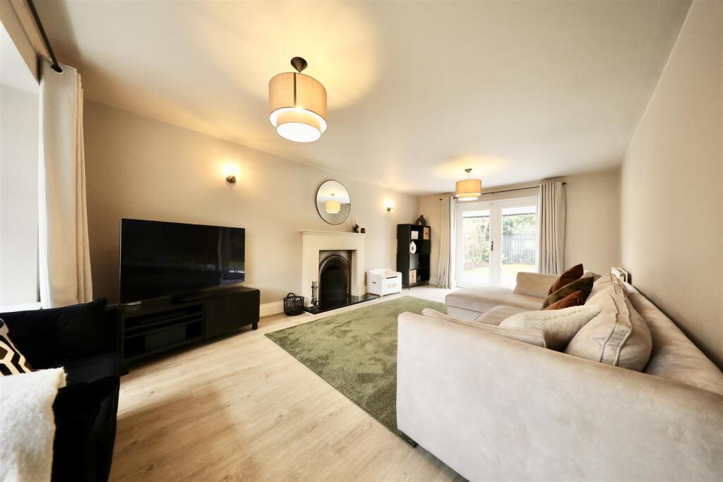 Sellers Drive, Leconfield, Beverley photo 2