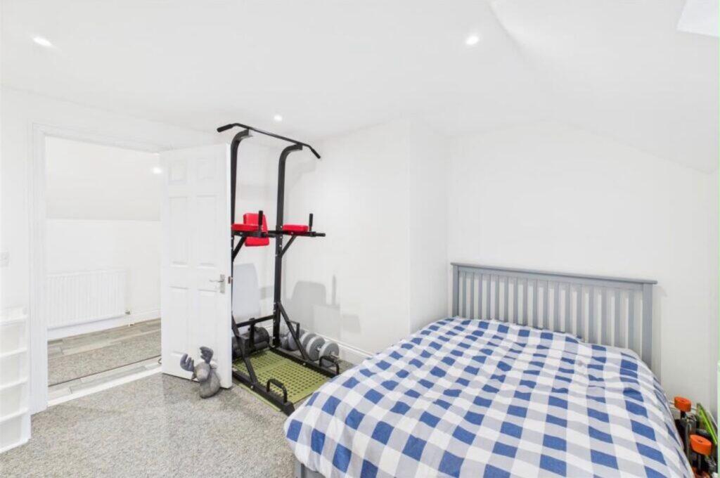 Apartment in Truro - More