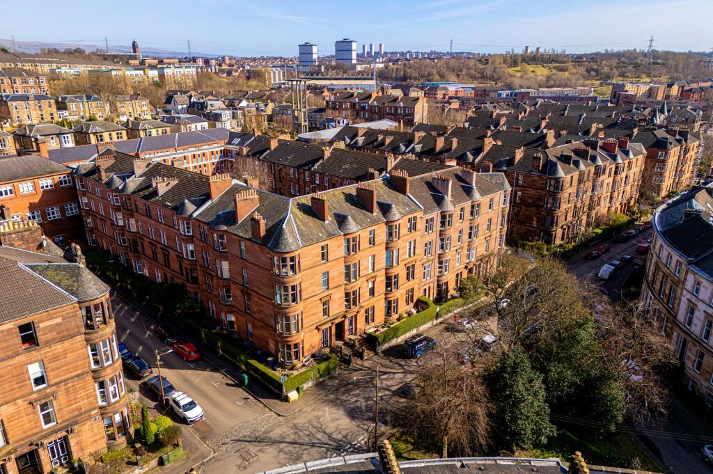 4-bed flat on Wilton Street, North Kelvinside, Glasgow, £385,000