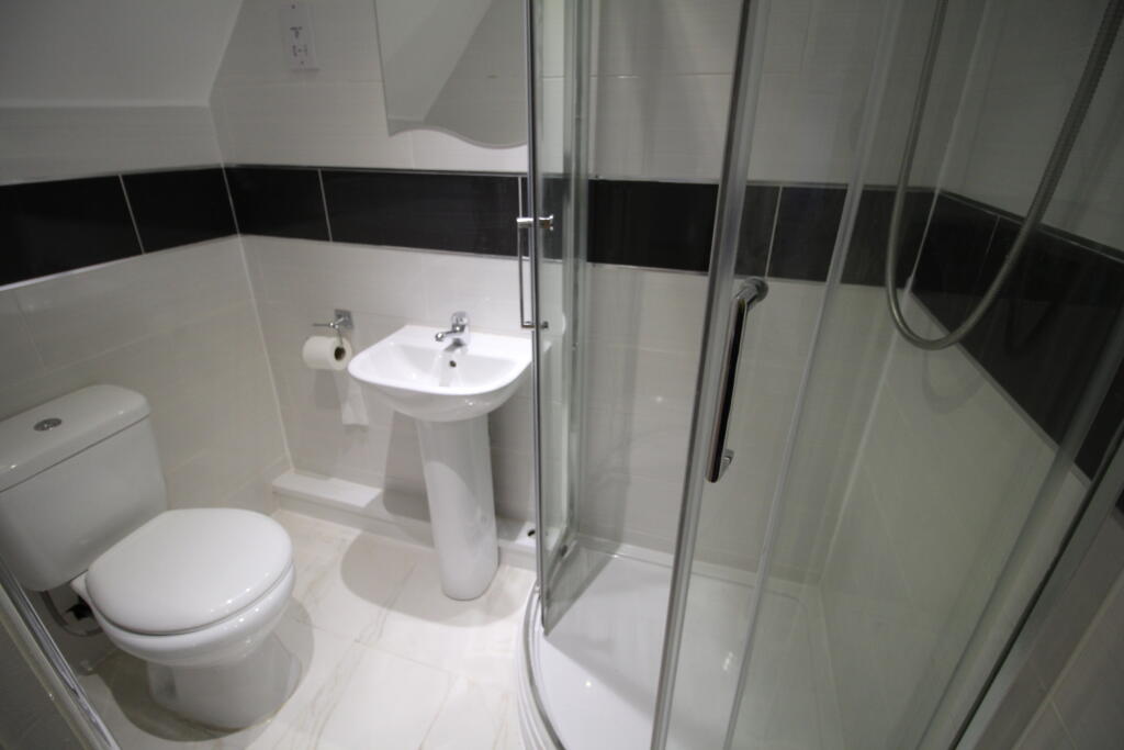 Apartment in Kenilworth, Abbey End - View 5