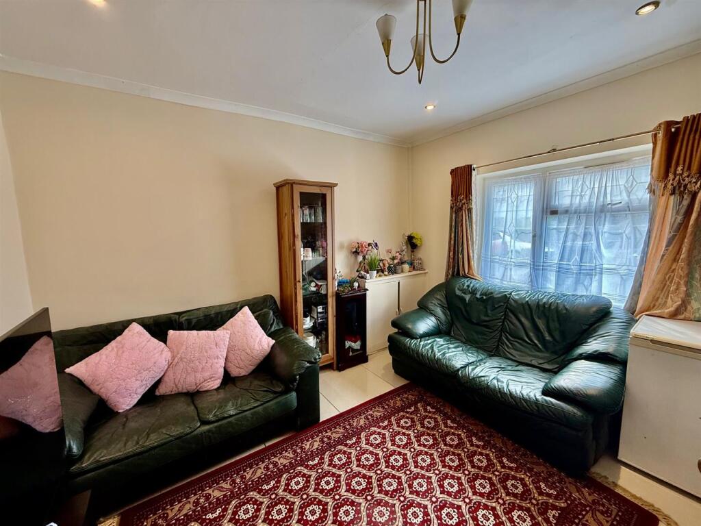 House in London - View 2