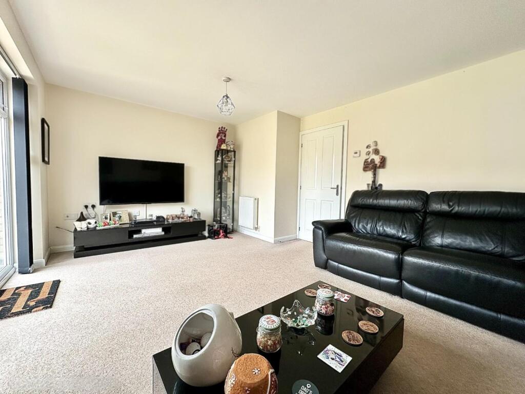House in Northampton NN4, Pineham Lock, Hunsbury Meadows - View 3