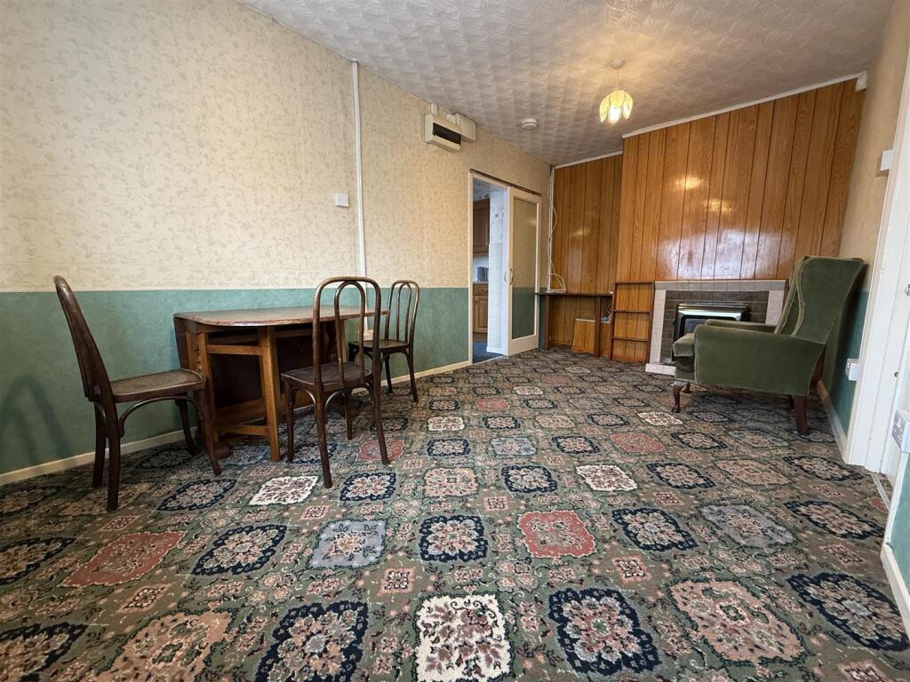 House in Hirwaun, Pen-y-Waun - More