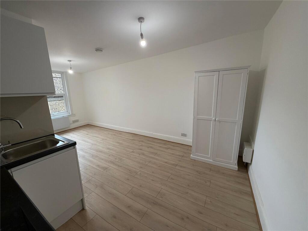 Main image of property: Linden Gardens, London, W2