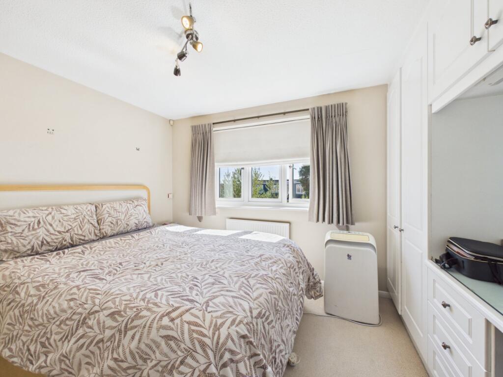 House in Slough - View 5
