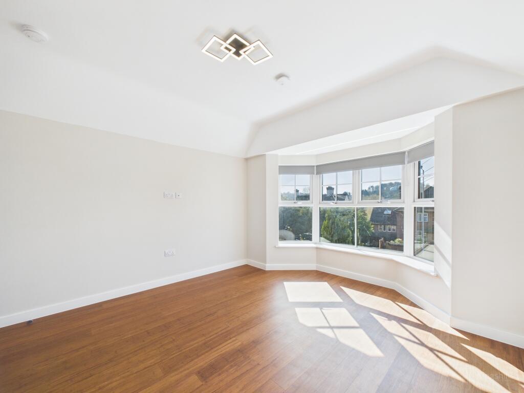 Apartment in High Wycombe, Sands - More