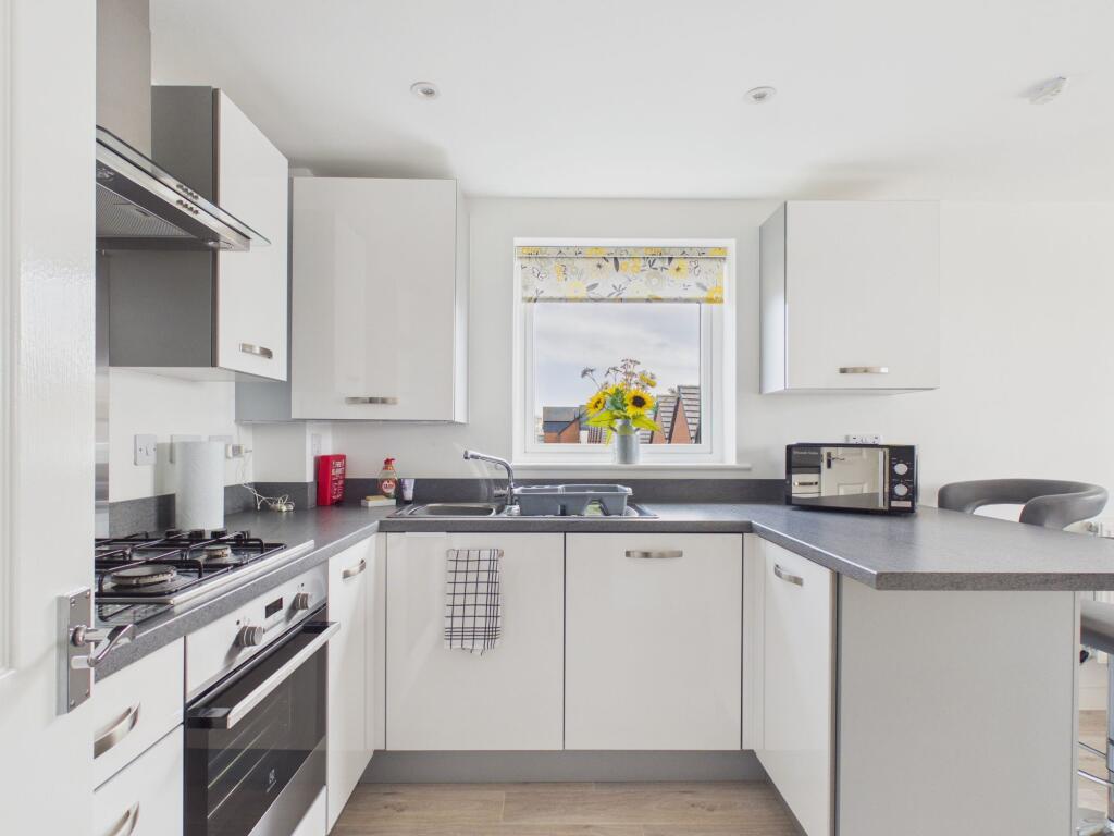 Apartment in Barry - View 4