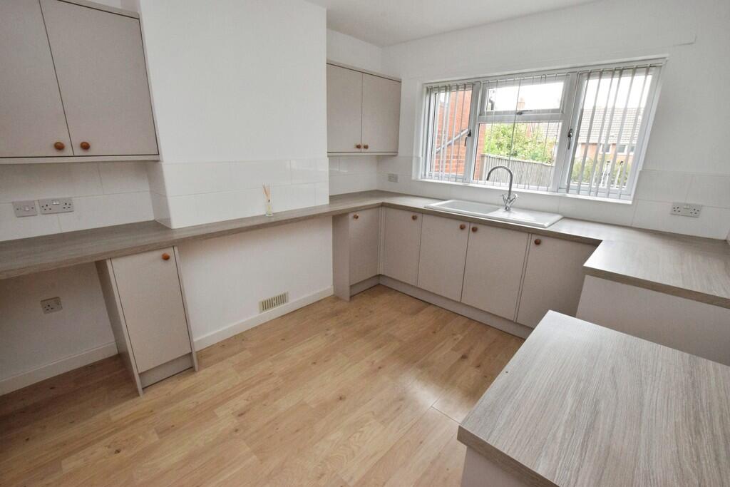 Bovemoors Lane photo 3