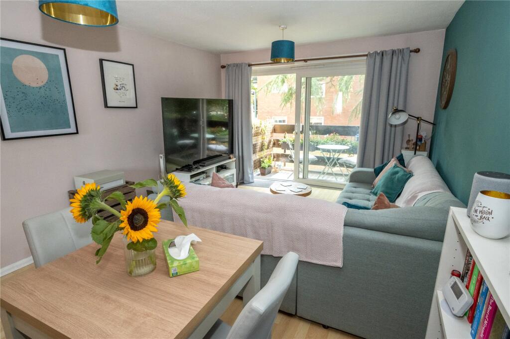 Apartment in Birmingham, Sparkhill - More