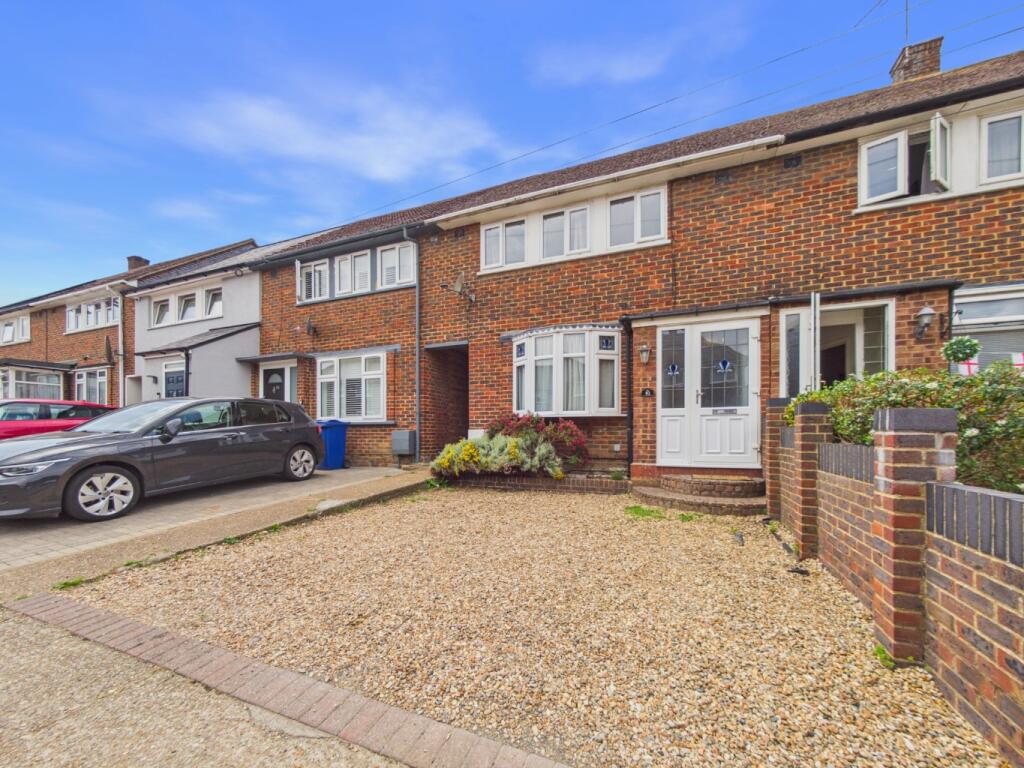 Main image of property: Ravel Gardens, Aveley, South Ockendon, Essex, RM15 4NH
