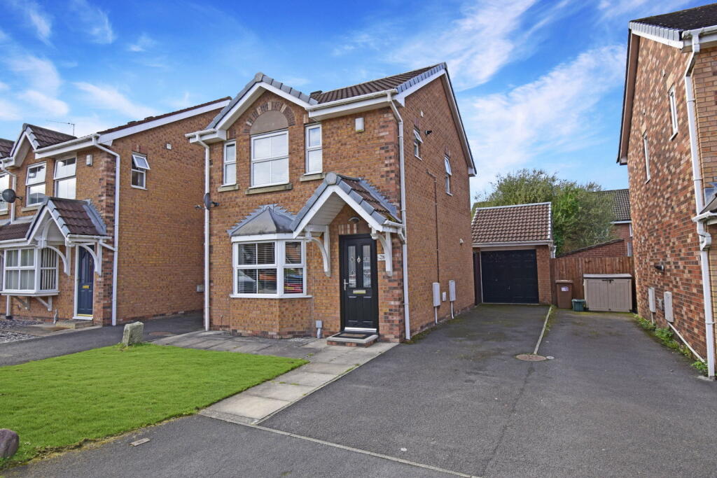 Main image of property: Farington Gate,Leyland,PR25 3NF