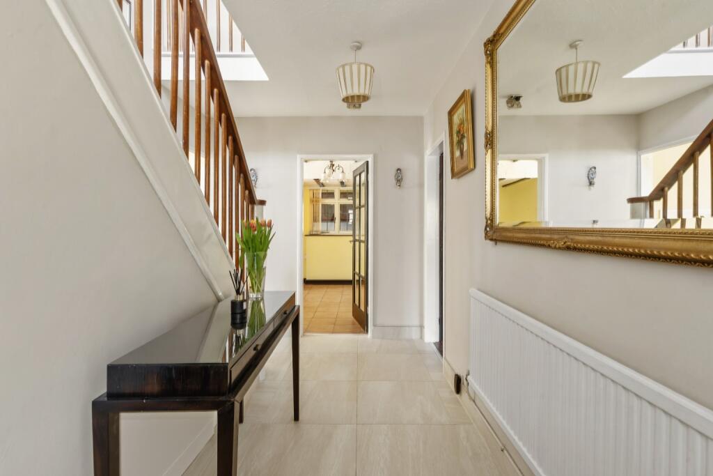 House in Oadby and Wigston, Oadby - More