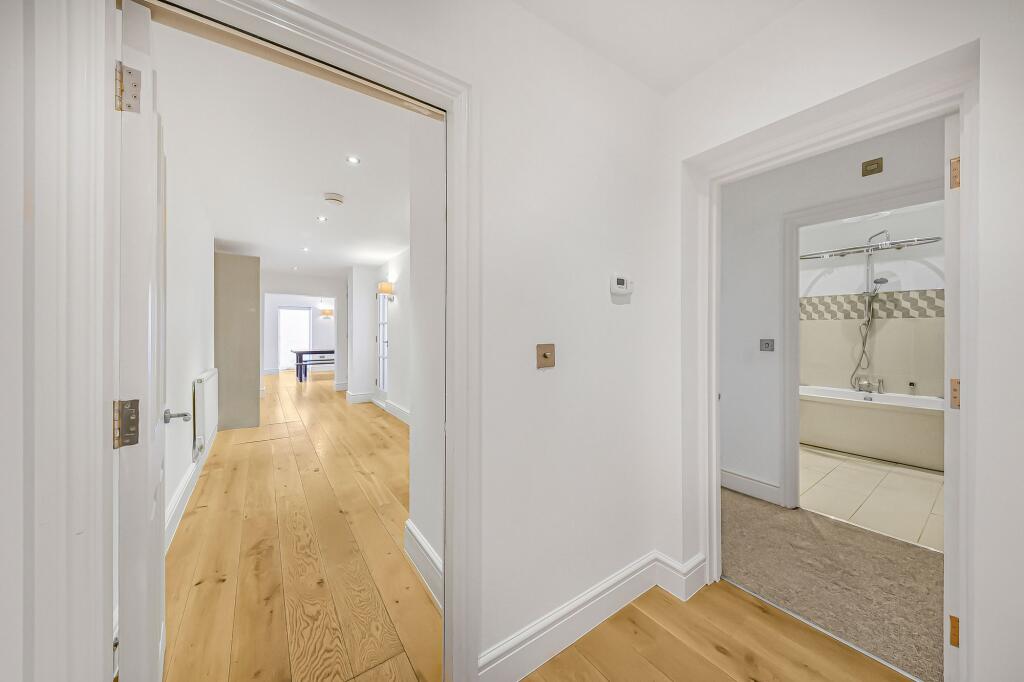 Apartment in London - More