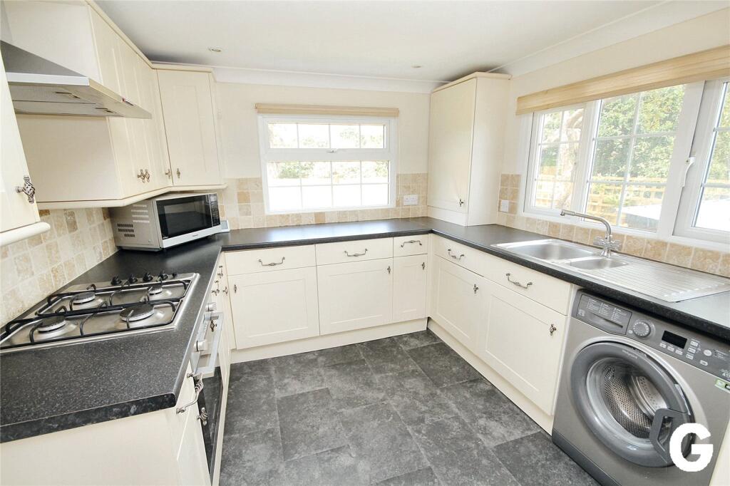 Lone Pines Close, Matchams Lane, Hurn, Christchurch, BH23 photo 4
